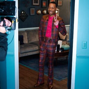 Tyler James Williams Instagram - Thanks for having me @latelateshow ! Until next time ✌🏾 
 
Designer: @stayflythrash