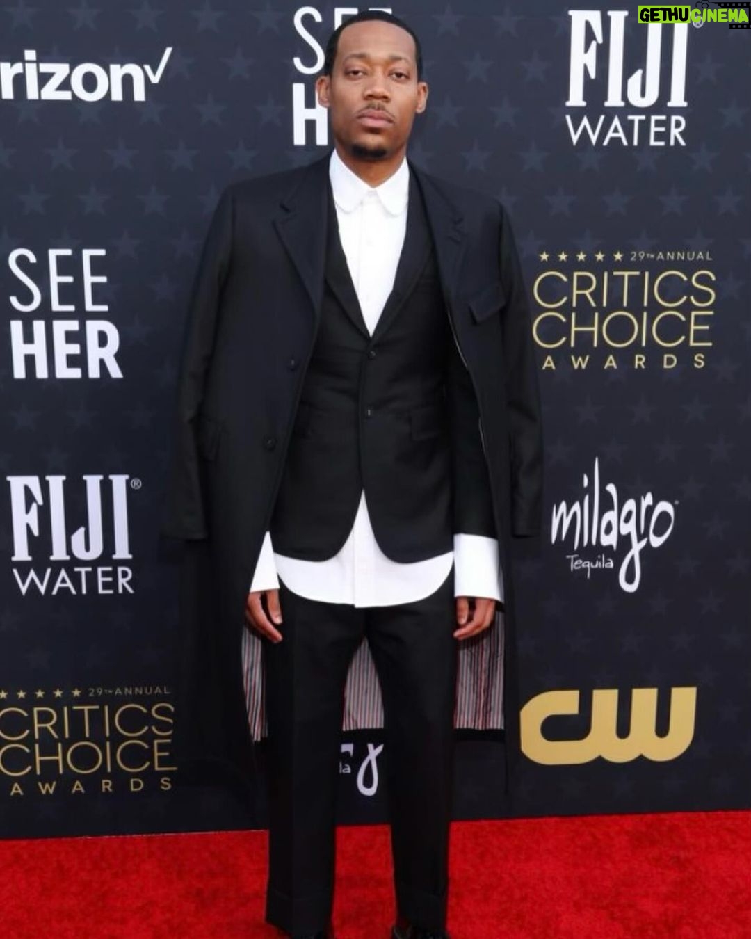 Tyler James Williams - 68.1K Likes - Critics Choice Awards β24
@thombrowne
@cartier
Styles by : @ilariaurbinati
Grooming by: @crazysexybeautifoe