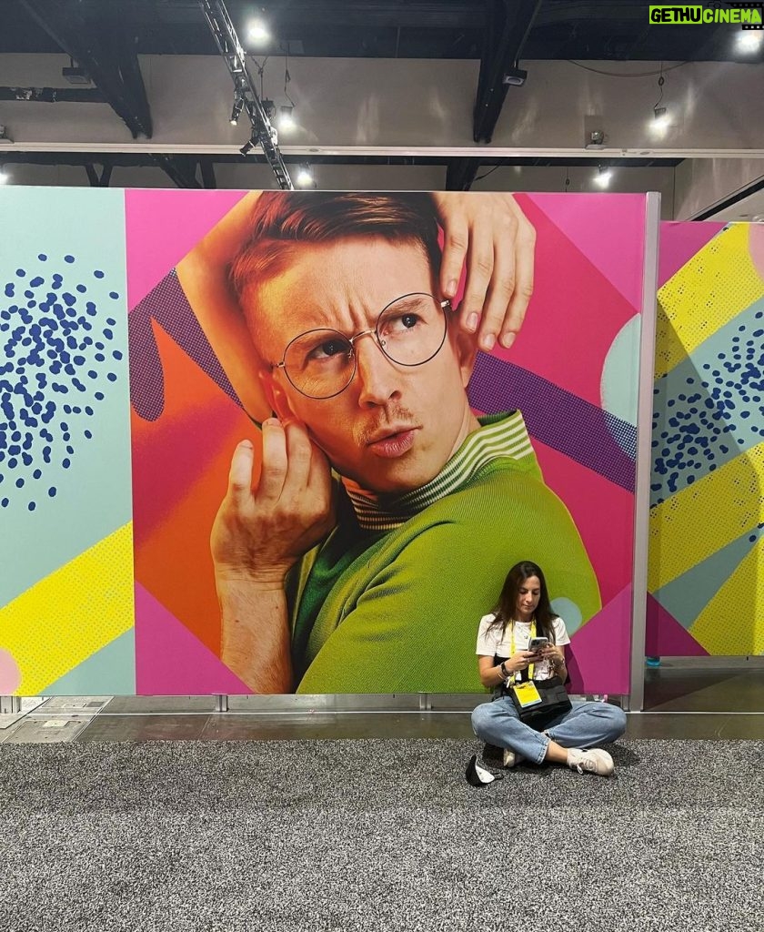Tyler Oakley Instagram - first @twitchcon was such a success. thank you @twitch for making me feel celebrated & welcome, & thank you to the streamers & chatters i met for all of the kindness - i feel right at home. #twitchcon