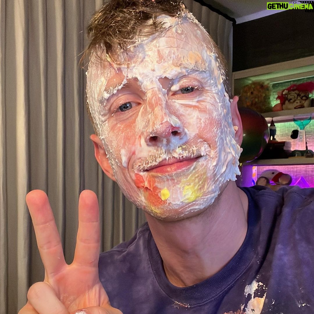 Tyler Oakley Instagram - what a wonderful birthday 🥰