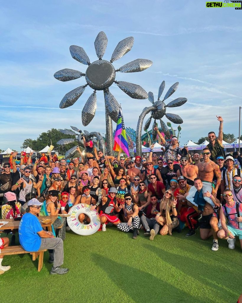 Tyler Oakley Instagram - #edco 2021 crew: all are welcome here 🤙🏻💓 Electric Daisy Carnival - EDC Orlando