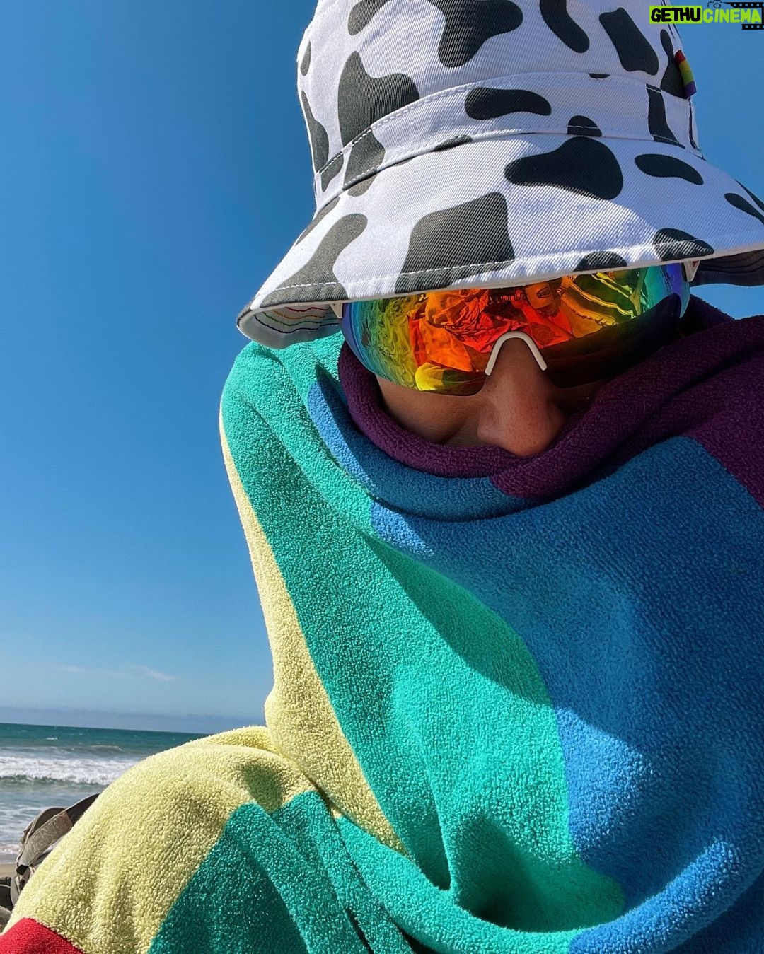 Tyler Oakley Instagram - fun in the sun, you know me ☀️