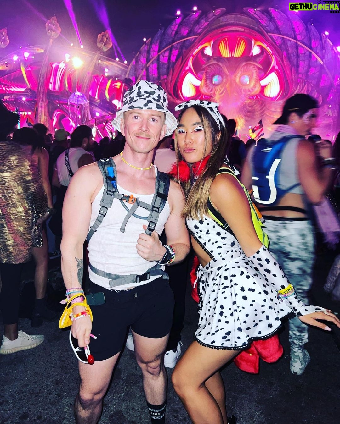 Tyler Oakley Instagram - first #EDC was worth the wait. so many giggles & wiggles, & #campEDC was the best vibe. catch me in the neon garden all day every day 😵💫⚡️🧚🏼♀️ Las Vegas, Nevada