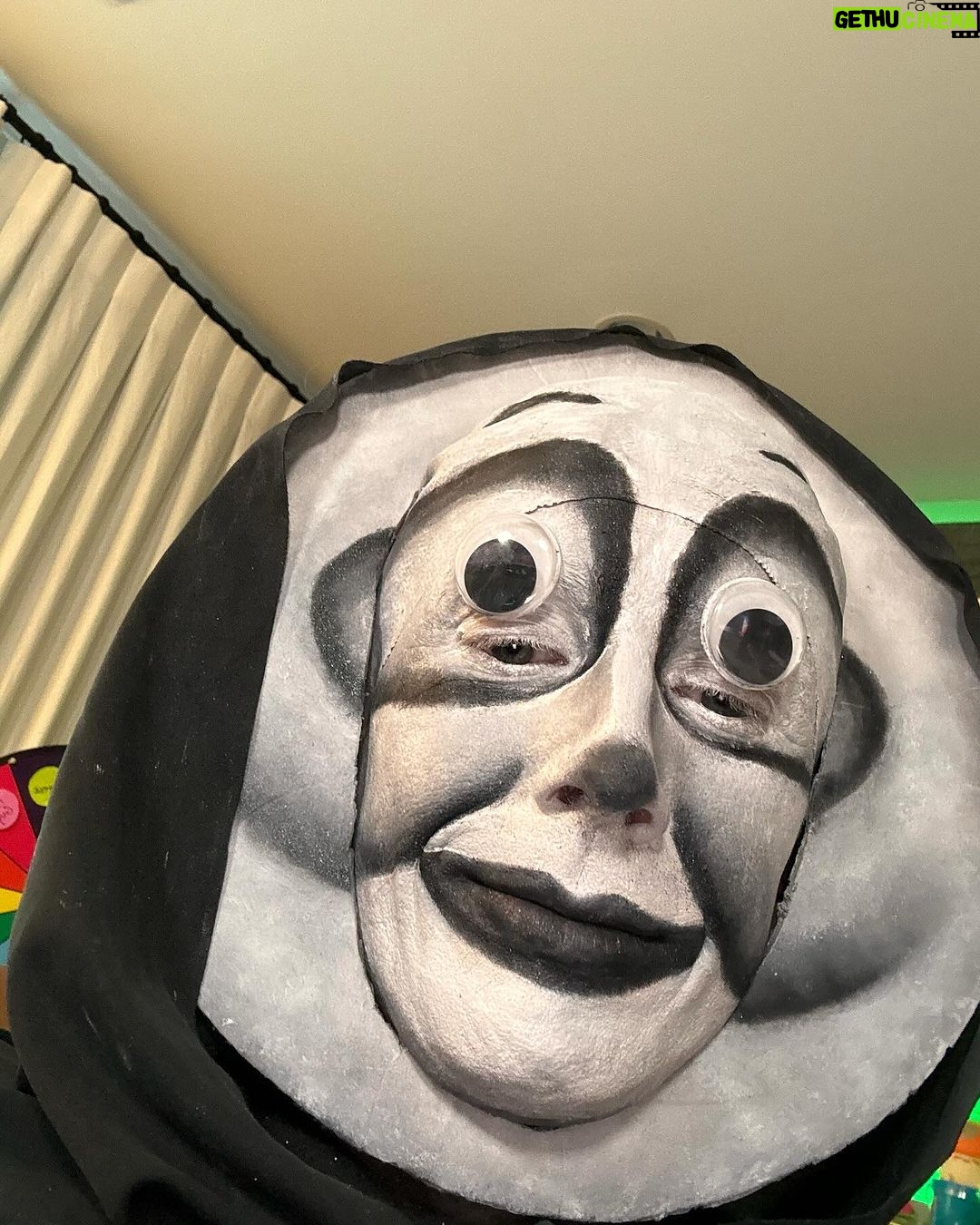 Tyler Oakley Instagram - who am i?? wrong answers only 👀