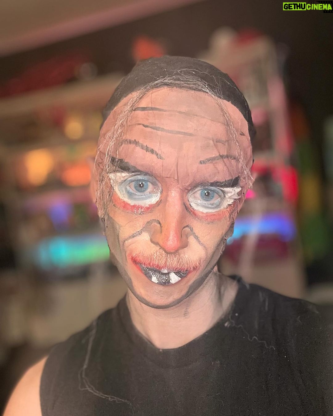Tyler Oakley Instagram - looking camp right in the eye of sauron