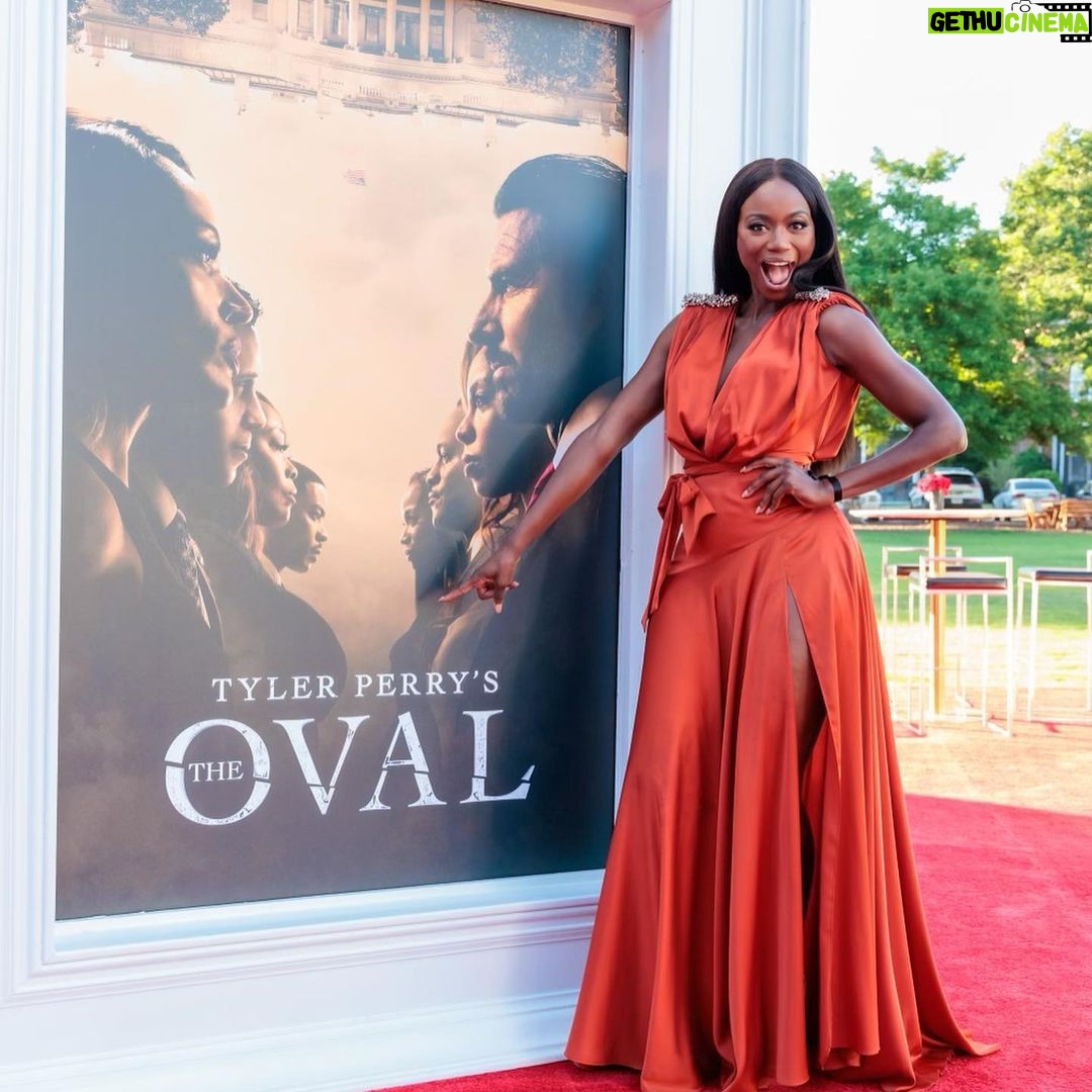 Tyler Perry Instagram - WHAT A NIGHT! Celebrating my cast and crew. (2 of 2)