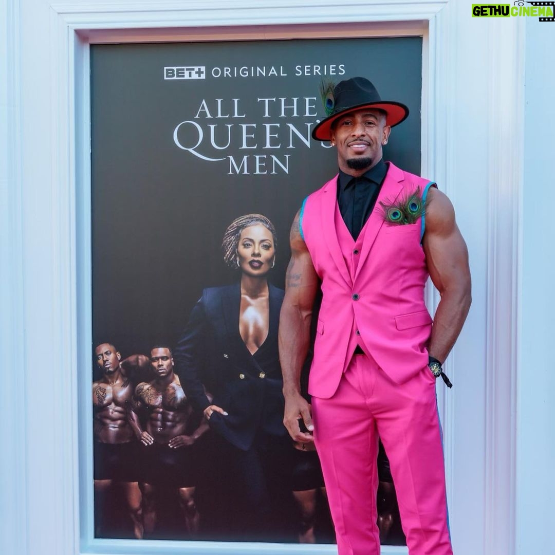 Tyler Perry Instagram - WHAT A NIGHT! Celebrating my cast and crew. (2 of 2)