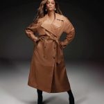 Tyra Banks Instagram - Yep, she was a model. And some days, she still werks it. Especially when it’s for an ICONS themed campaign. 💪🏽 What you think? I’m sooo busy with @SMiZEandDREAM 🍦. Should I do more modeling jobs? Comment below ⬇️ Much love to the @Karen_Millen team. Y’all are super on it! 😘