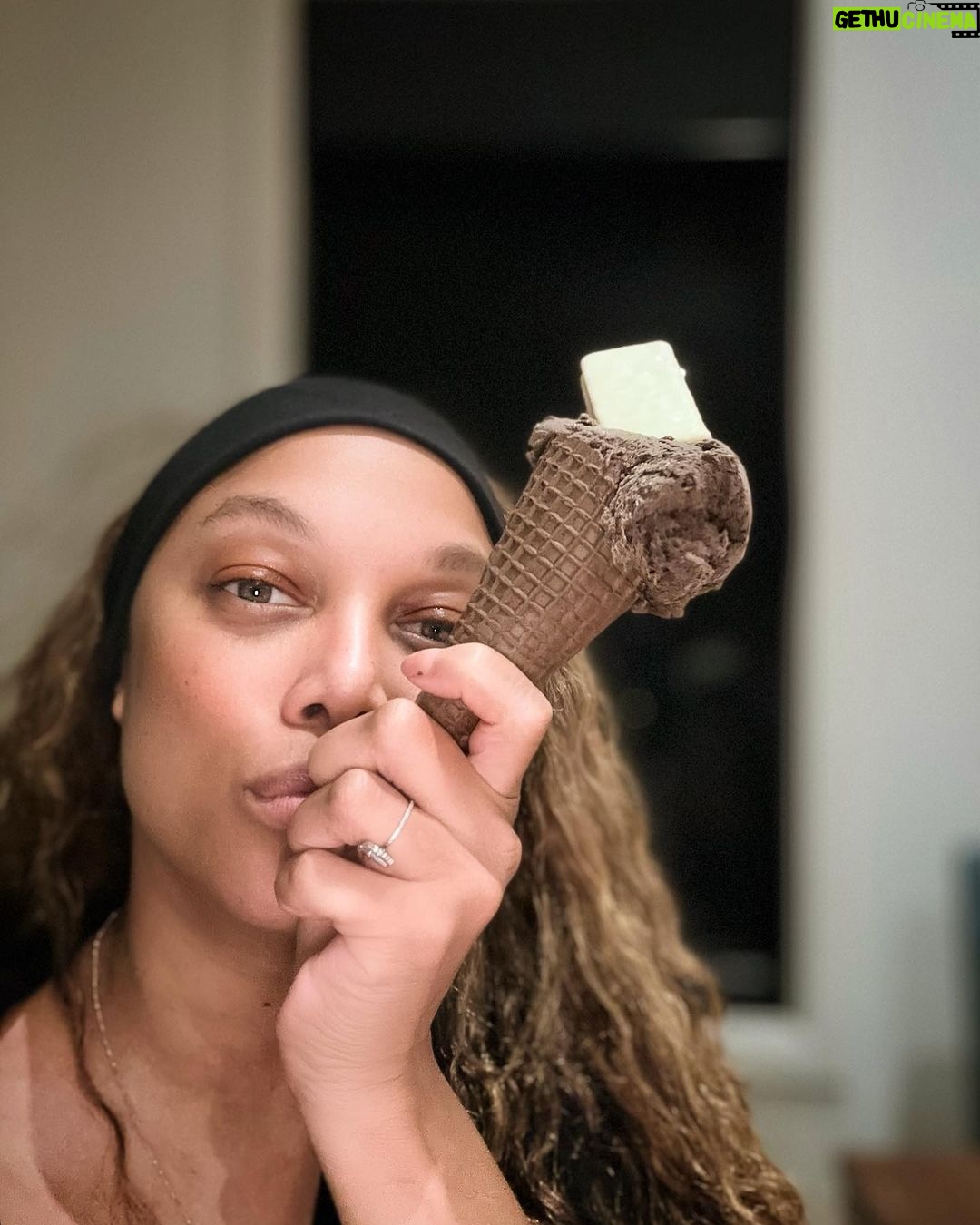 Tyra Banks Instagram - Huh? Caption these better than me below 👇🏽