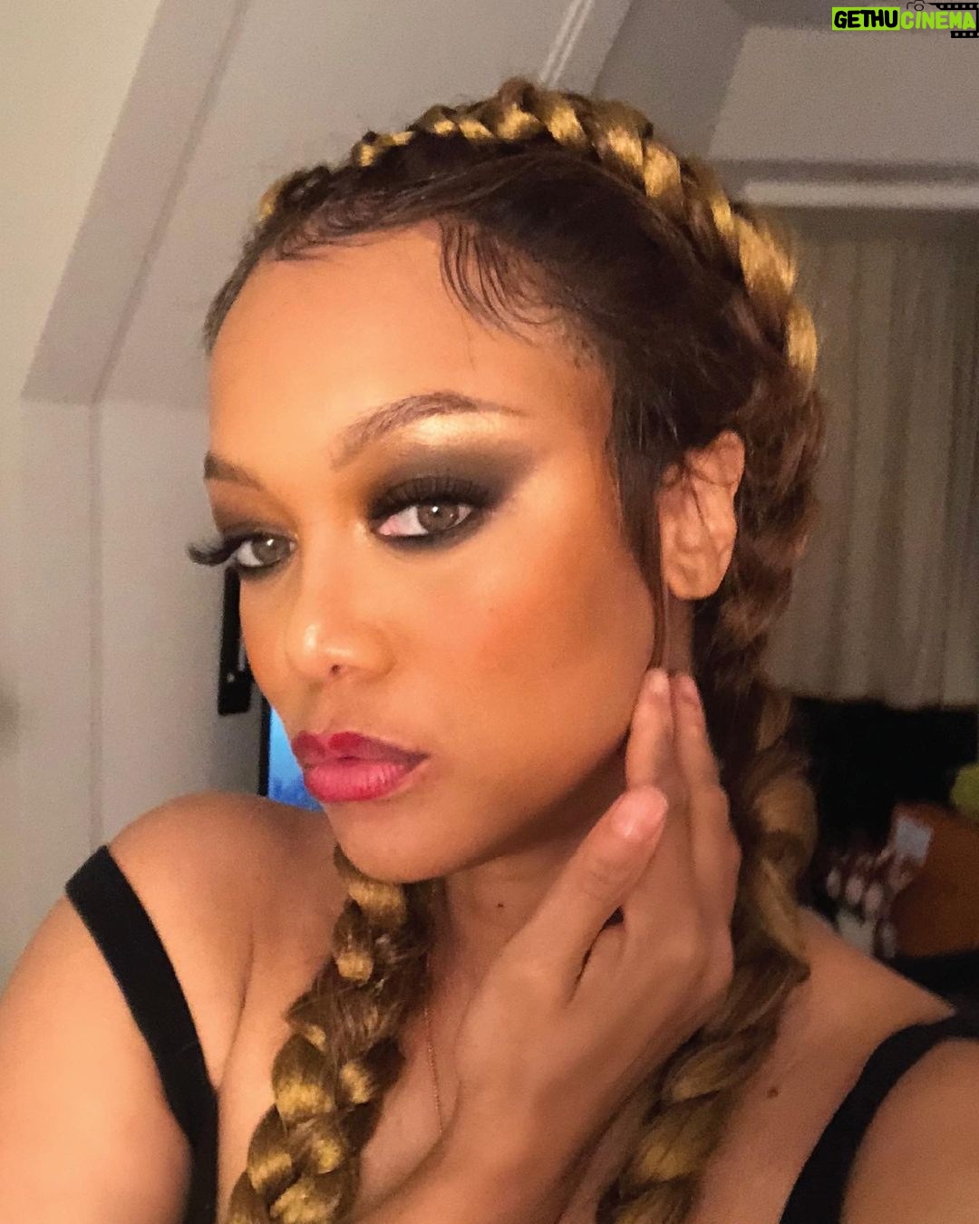 Tyra Banks Instagram - Do you ever do something really great and amazing and then get home and take your clothes off and then take pictures of your make up and hair after you’ve had dinner and your lipstick is looking crazy while in #Paris? Well, this is me here. I did something I never did before. I hosted a comedy show/men’s fashion show - wassup @kidsuper!!! - and the amazing designer @colm had me change clothes 10 times! I was nervous as heck, but pulled it off and even got a few laughs. I was like whatttt!!!!???? This is me right before makeup remover hit this face. 🇫🇷