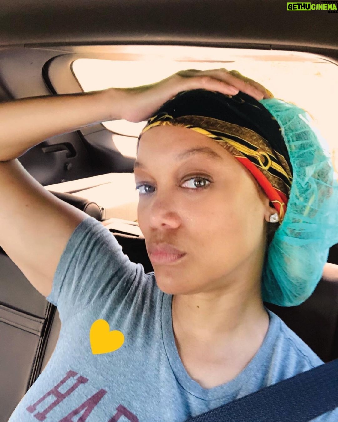 Tyra Banks Instagram - Ice cream factories. 🍦 I love them. And they are now a part of my life because of @SMiZECream. When I go to factories, it’s important to cover your hair, have certain shoes, etc. And whenever leaving, the teams always tell me, “Oops Tyra, you forgot to take off your hair net!” “It’s ok”, I tell them. “I’ll just take it off in the car.” 📷 😉