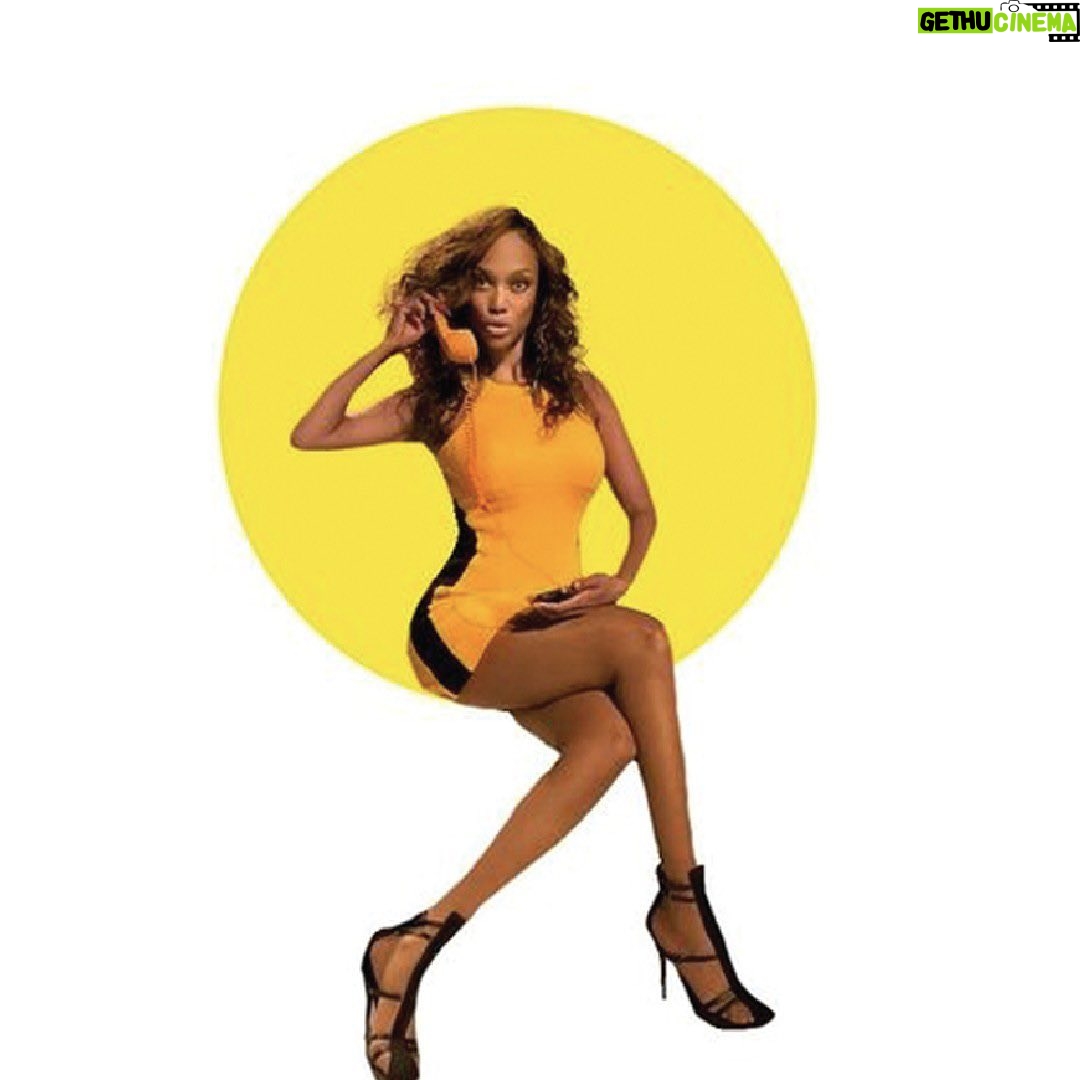 Tyra Banks Instagram - Hello. 🎶 Is it @lionelrichie you are looking for? He’s busy right now settling into his new place in the Rock & Roll Hall of Fame. I’ll take your name and get back to you. Congratulations, Lionel! I’m so honored to be working with you with @smizecream. 🍦You are so amazing! And your ice cream flavor tastes soooo good! #SMiZECream #AllNightLove 💛