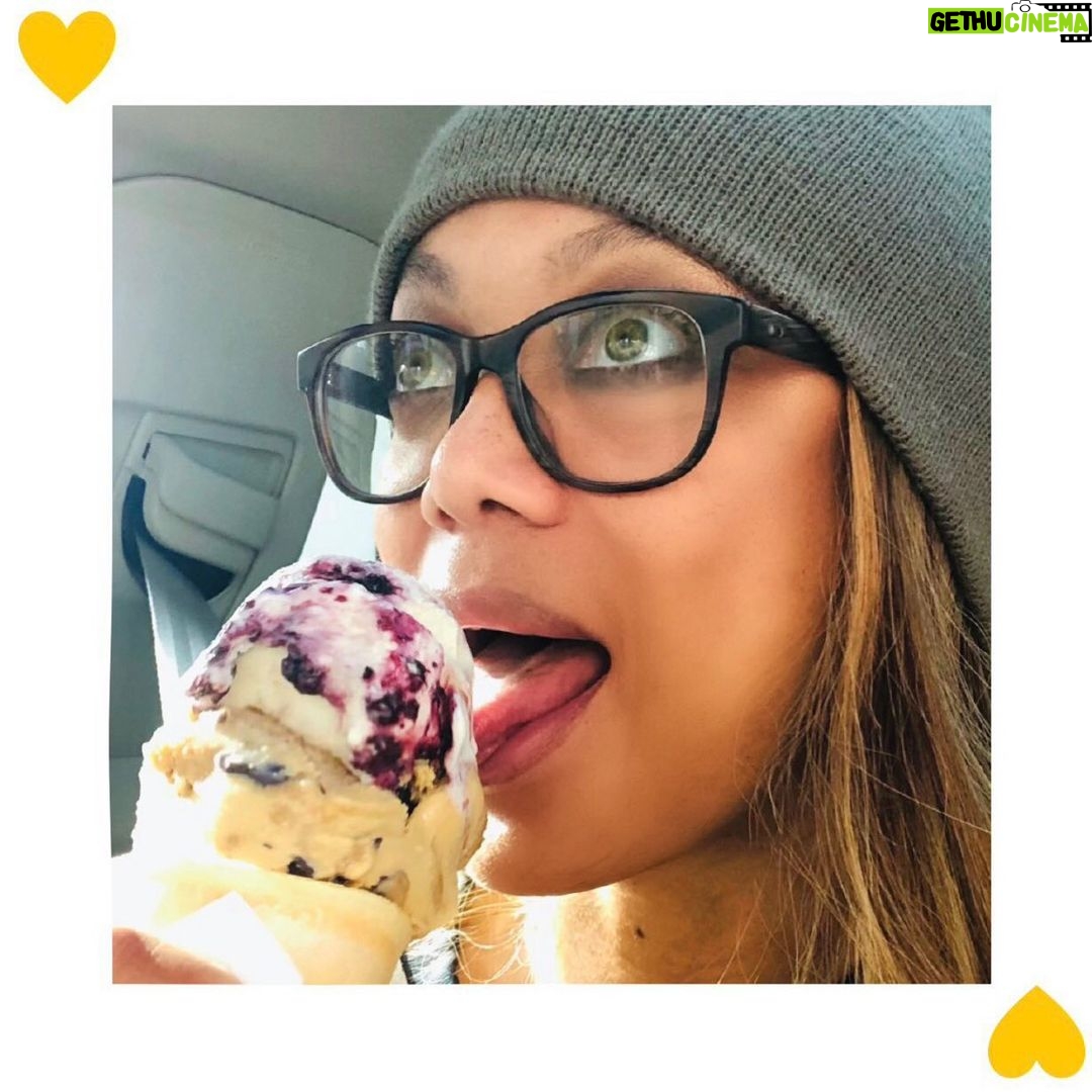 Tyra Banks Instagram - This tasty ice cream spot, @brustersfresh, is down the street from where I grew up in L.A. These blueberry cobbler and graham cracker flavors are soooo good! I love trying and shouting out other ice cream companies. We are all in the together. @smizecream loves y’all! 🍦