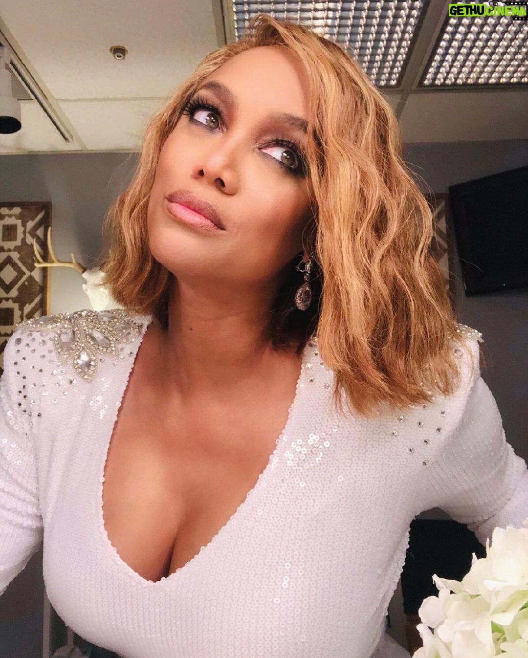 Tyra Banks Instagram - Bond girl Makeup: @valentefrazierartistry The bob: @kimblehaircare Stylist: @Ericarchibald & @nataliabarzilai Designer: @theblondsny Rings: @xivkarats Earrings: @xivkarats Tailor: @mparkerbuzz #DWTS