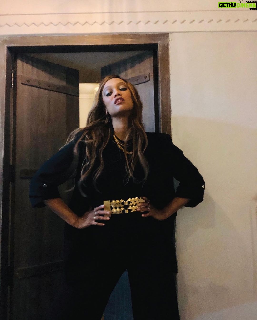Tyra Banks Instagram - The SHOW (red carpet) and the AFTER PARTY (my hotel bathroom 🙃). Which you like best? . . A few months ago, I presented @Huda with a Time100 Impact Award at the amazing @museumofthefuture. Amazing night. #Time100Gala