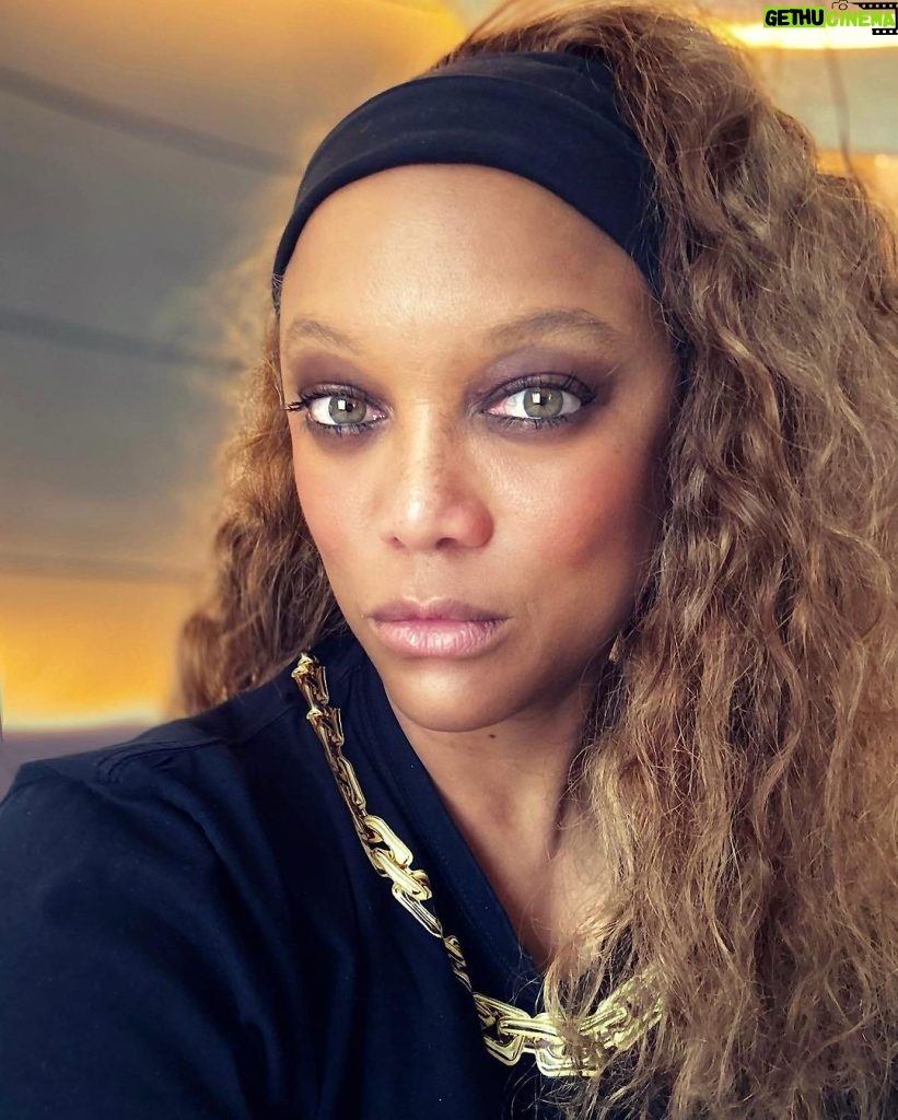 Tyra Banks Instagram - I now have these little wrinkles on the corner of my mouth and I’m kinda feelin’ them. What are you about yourself these days? TyTy wants to know. 💛