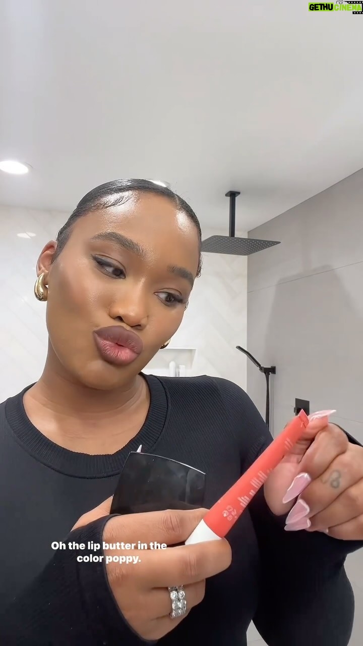Tyrese Gibson Instagram - I love everything Glowy & Juicy! That includes my lips.. 😋 @nyxcosmetics Lip Liner & @summerfridays Lip Gloss Los Angeles, California
