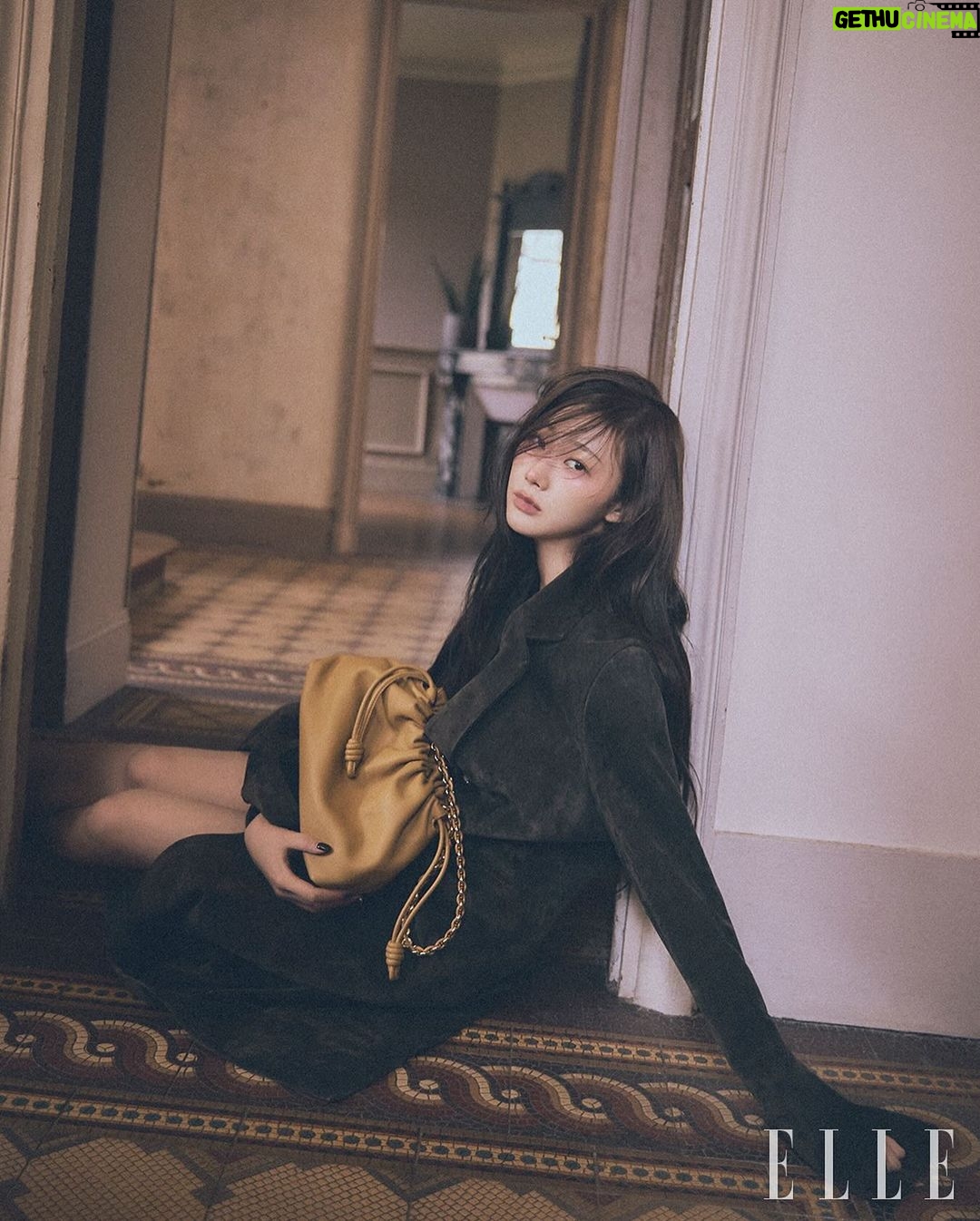 Uchinaga Eri Instagram - #ellekorea #loewe ⭐️
