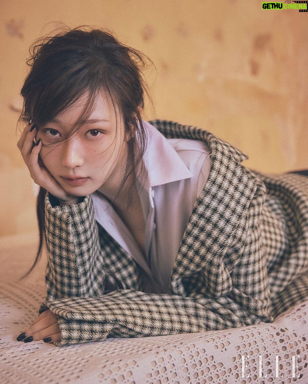 Uchinaga Eri Instagram - @loewe @ellekorea #loewe 🫶🏻