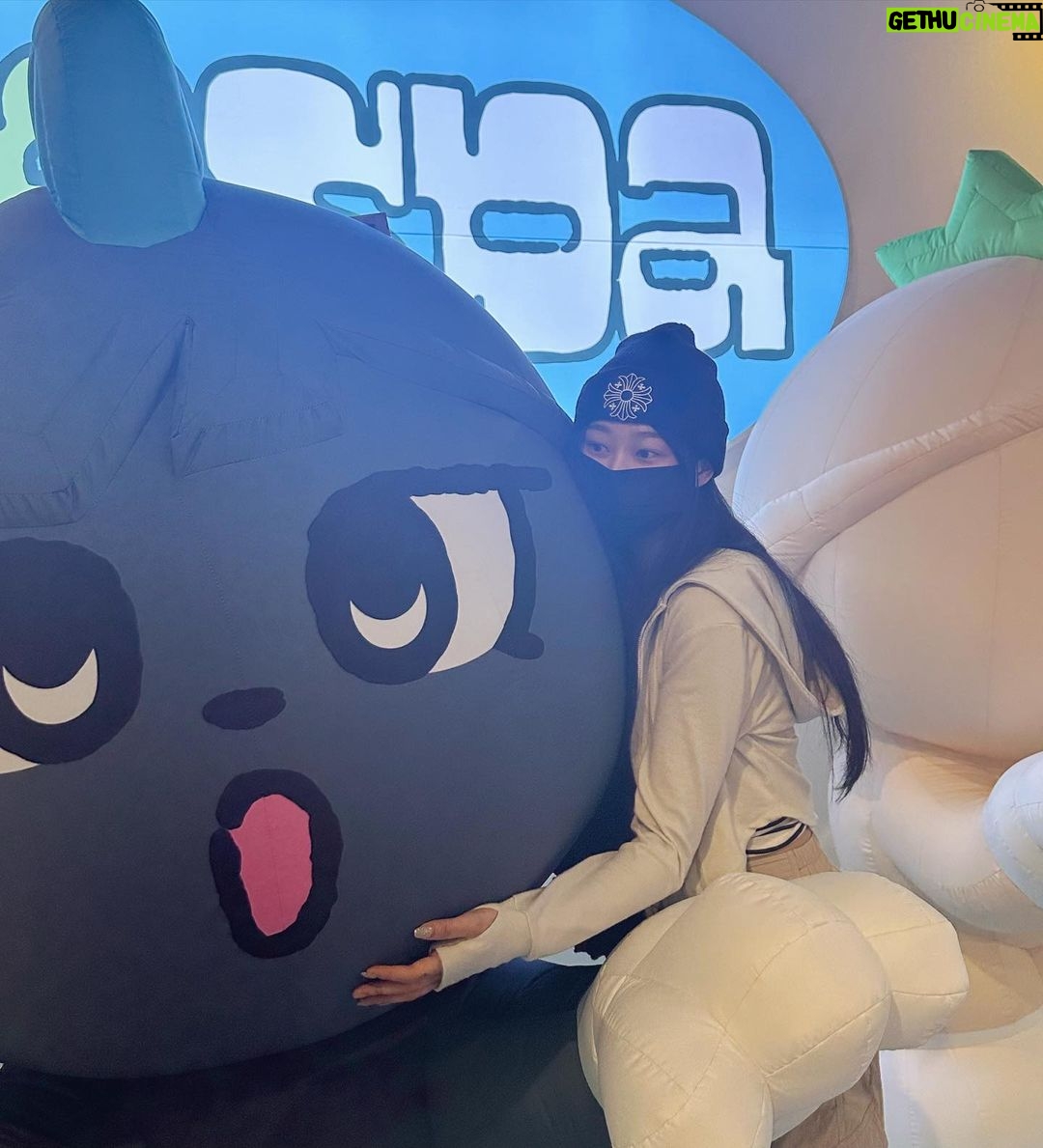 Uchinaga Eri Instagram - @aespa_exhibition 왔다감