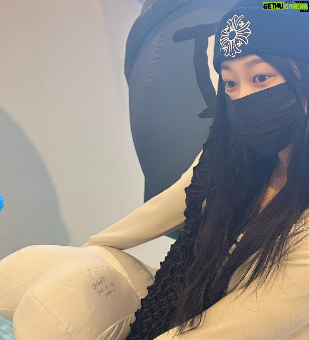 Uchinaga Eri Instagram - @aespa_exhibition 왔다감