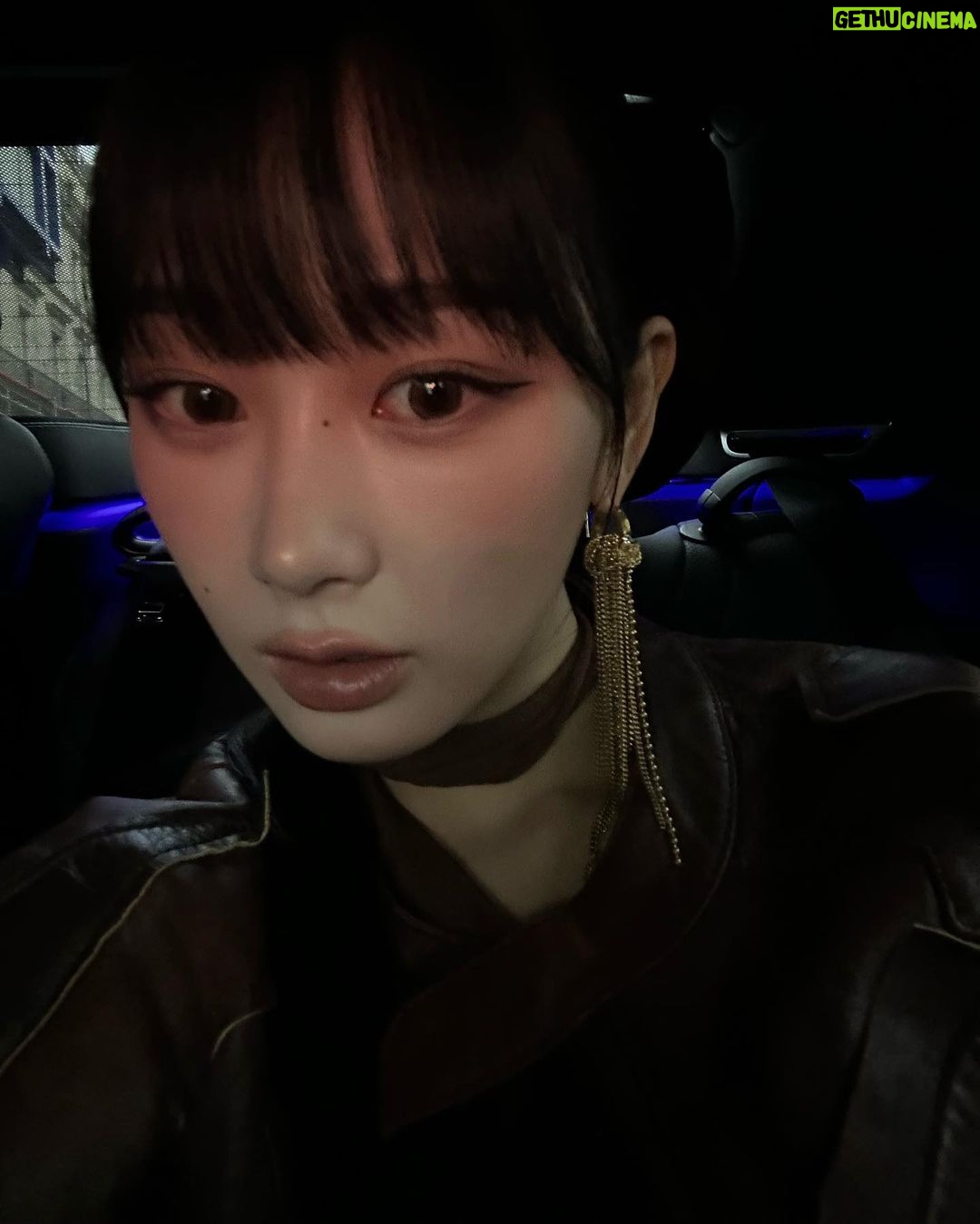 Uchinaga Eri Instagram - @acnestudios 🖤