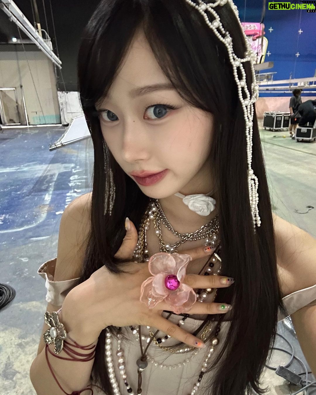 Uchinaga Eri Instagram - kira kira / irashaimase