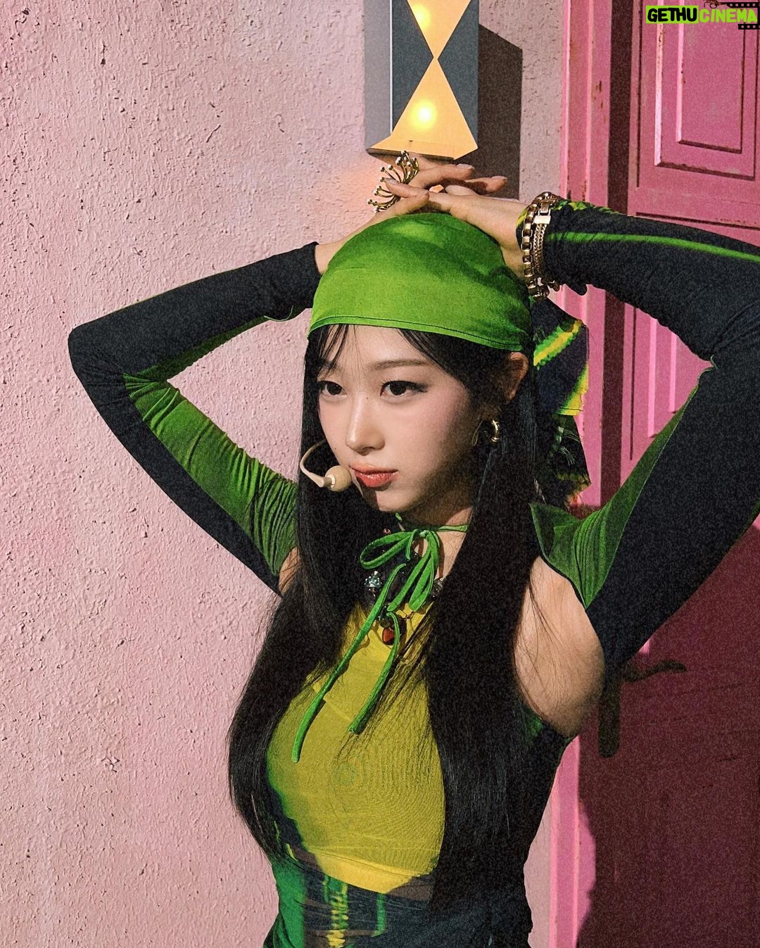 Uchinaga Eri Instagram - kira kira / irashaimase