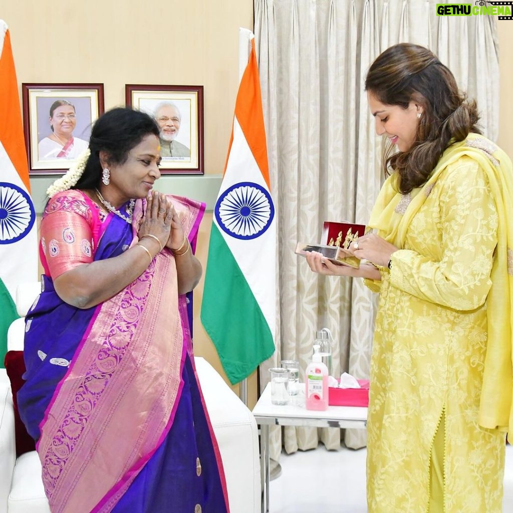 Upasana Kamineni Instagram - Met with the Honorable Tamilisai Soundararajan Garu, the esteemed Governor of Telangana. Getting a deeper understanding of what she is doing for tribal welfare has really touched my heart.❤️ Kudos to u Ma’am, for your remarkable work. 🙏🏼✨ @tamilisaisoundararajan #tribalwelfare #telanganagovernor