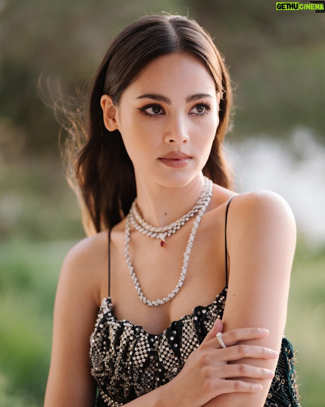 Urassaya Sperbund Instagram - What an experience ๐ซถ๐ผ dressed in stunninggg creations, bathed under the Greek sun, and being immersed into the beautiful world of @francescaamfitheatrof ๐ thank you so much for having me #lvdeeptime #lvhighjewelry