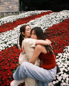 Urassaya Sperbund Instagram - I love you unconditionally forever and everrrrr my kimmyyyy 🥹♥️ #markimthewedding #yyinit Villa Bonomi