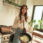 Urassaya Sperbund Instagram – วันนี้ญ่าพาทุกคนมาอัพสกิล Cooking กับกระทะ Tefal So Chef
เพราะมีจุดเธอร์โมซิกนัล เป็นตัวช่วยบอกอุณหภูมิเหมาะสมในการเริ่มทำอาหาร 

ช่วยให้ทำอาหารเก่งขึ้นง่าย ๆ จะผัด ต้ม ทอด ย่าง เมนูไหน ๆ ก็ไม่ไหม้ ไม่อมน้ำมัน อีกทั้งยังทนทาน ใช้งานได้ยาวนานอีกด้วย

ต้องลอง แล้วจะหลงรักกระทะ Tefal แบบญ่า 🥰

🛒 ช้อปเลยที่ Tefal.co.th

#Tefal #TefalThailand #TefalSoChef #YayalovesTefal