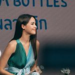 Urassaya Sperbund Instagram - มาเลือกเติมสิ่งดีๆให้ตัวเอง และให้กับโลกใบนี้ ญาญ่าเลือกดื่มน้ำแร่มิเนเร่ ขวดรักษ์โลก (rPET) กับแคมเปญ Bottle Made From Bottles คืนชีวิตให้ขวดพลาสติกกับน้ำแร่มิเนเร่ ที่ขวดผลิตจากพลาสติกรีไซเคิลครั้งแรกในตลาดน้ำดื่มไทย มั่นใจในมาตรฐานความสะอาดรับรองจากอย.ไทย และเม็ดพลาสติกจากอย.สหรัฐอเมริกา #น้ำแร่มิเนเร่ #มิเนเร่ขวดรักษ์โลก #MinereBottleMadeFromBottles #คืนชีวิตให้ขวดพลาสติกกับน้ำแร่มิเนเร่ #rPETBottle