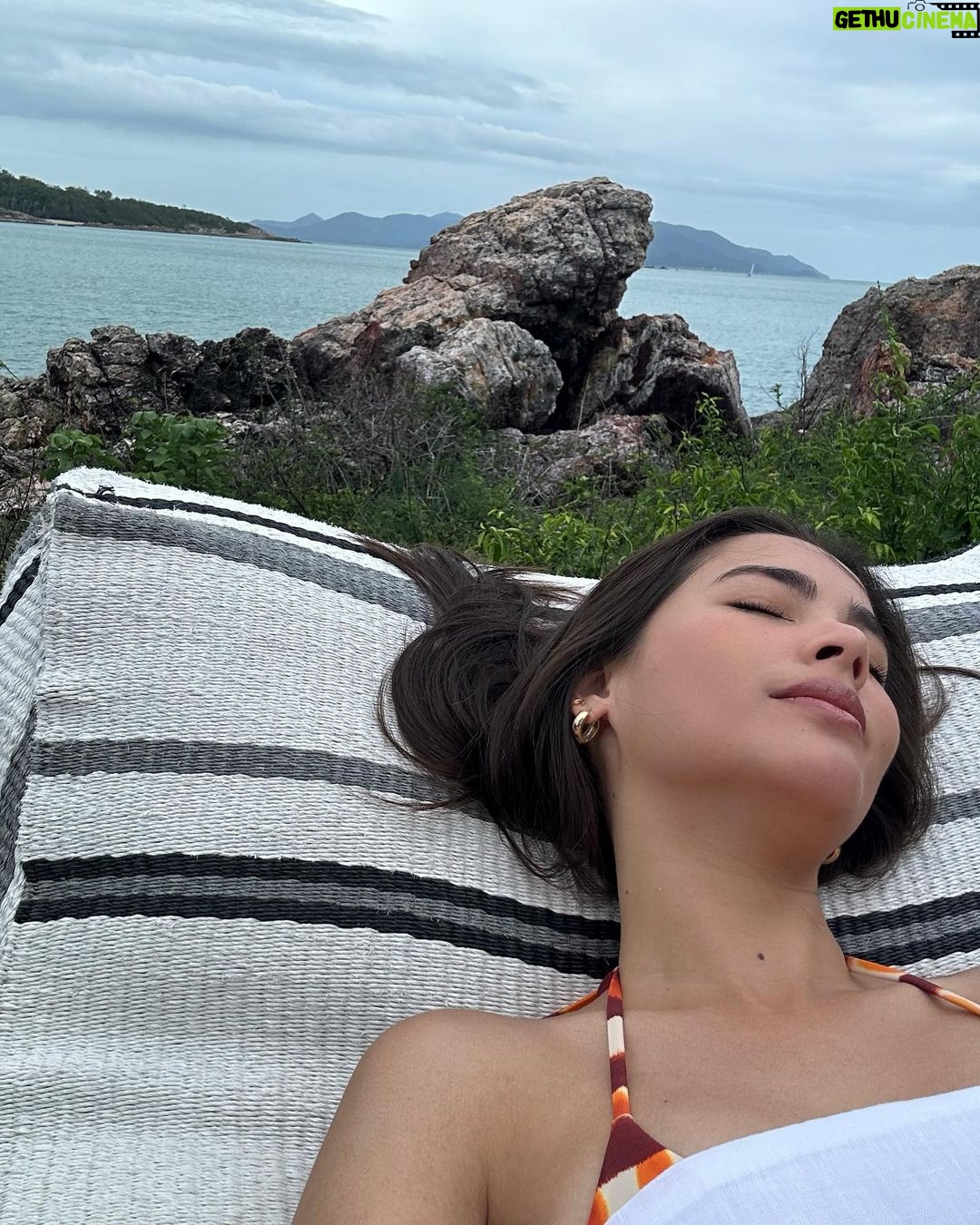 Urassaya Sperbund Instagram - เปลี่ยน office space สักสองสามวัน #ทำงานอยู่จริงๆ 😆 Cape Fahn Hotel
