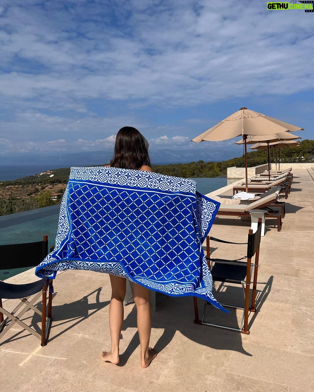 Urassaya Sperbund Instagram - Surrounded by so much beauty 🫶🏼what a dream to be here with #LVHighJewelry in Greece! @louisvuitton @francescaamfitheatrof Amanzoe