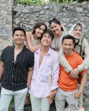 Urassaya Sperbund Instagram - Best time of our lives 🥹🫶🏼❣️🌞🌊 #partyoctopus

#yyinit