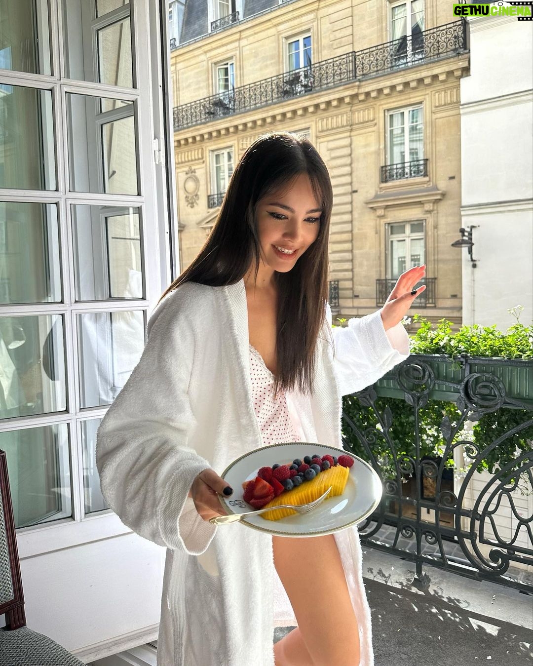 Urassaya Sperbund Instagram - ✨🫶🏼✨ #LVSS24