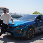 Uraz Kaygılaroğlu Instagram – Bir Marmara mavisi bir de onun mavisi! 🌊🦁
#HerAçıdanGözAlıcı #Peugeot408 @peugeotturkiye  #işbirliği