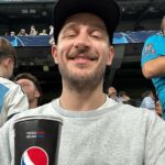 Uraz Kaygılaroğlu Instagram – Pepsi Yaşatır Beni🖤 

Real Madrid vs Manchester City Estadio Santiago Bernabéu