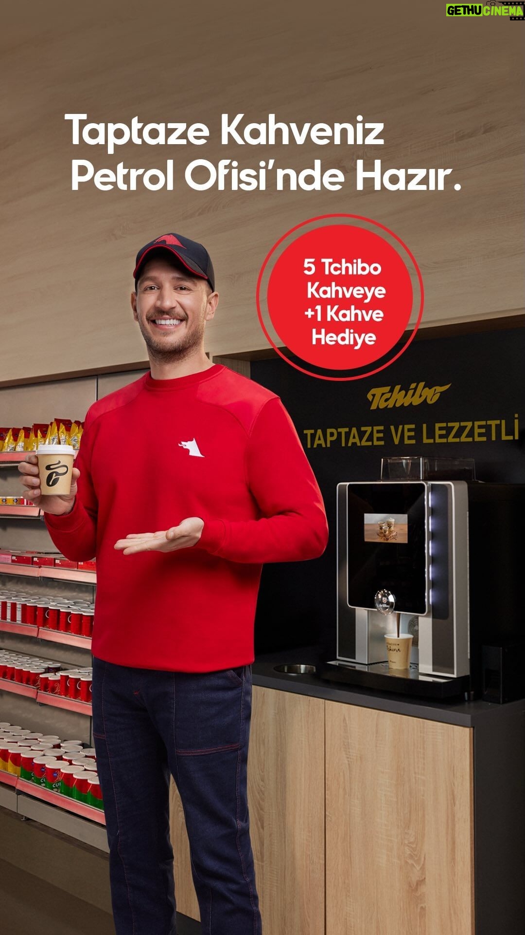 Uraz Kaygılaroğlu Instagram - Kahve tutkunları Petrol Ofisi mobil uygulamasıyla kazanıyor. 🤩 Petrol Ofisi mobil uygulamasıyla alacağınız taptaze çekirdekten çekilmiş her 5 Tchibo kahveye, 1 kahve hediye! ☕ Kampanyadan faydalanmak için uygulamayı indirmeyi unutmayın. 📱 #PetrolOfisi #BugündenYarınaHazır @tchiboturkiye