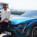 Uraz Kaygılaroğlu Instagram – Bir Marmara mavisi bir de onun mavisi! 🌊🦁
#HerAçıdanGözAlıcı #Peugeot408 @peugeotturkiye  #işbirliği