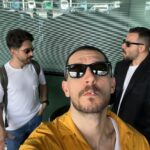 Uraz Kaygılaroğlu Instagram - @ffiratco doğum günü kutlama postu. iyi dilek ve önerilerinizi bu postun altında topluyoruz. ben başlıyorum, nice yaşlara sevgili dostum🥳🖤