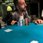 Uraz Kaygılaroğlu Instagram - @ffiratco doğum günü kutlama postu. iyi dilek ve önerilerinizi bu postun altında topluyoruz. ben başlıyorum, nice yaşlara sevgili dostum🥳🖤