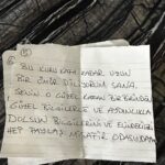 Uraz Kaygılaroğlu Instagram – meraklısına evde oynadığımız bir oyunu buraya bırakıyorum. bulmacaları takip edecek kişiye ait bir nesneyi evin içinde saklıyoruz. lütfen evde deneyiniz! 

bu arada #ilkturdabitirelim 🫶