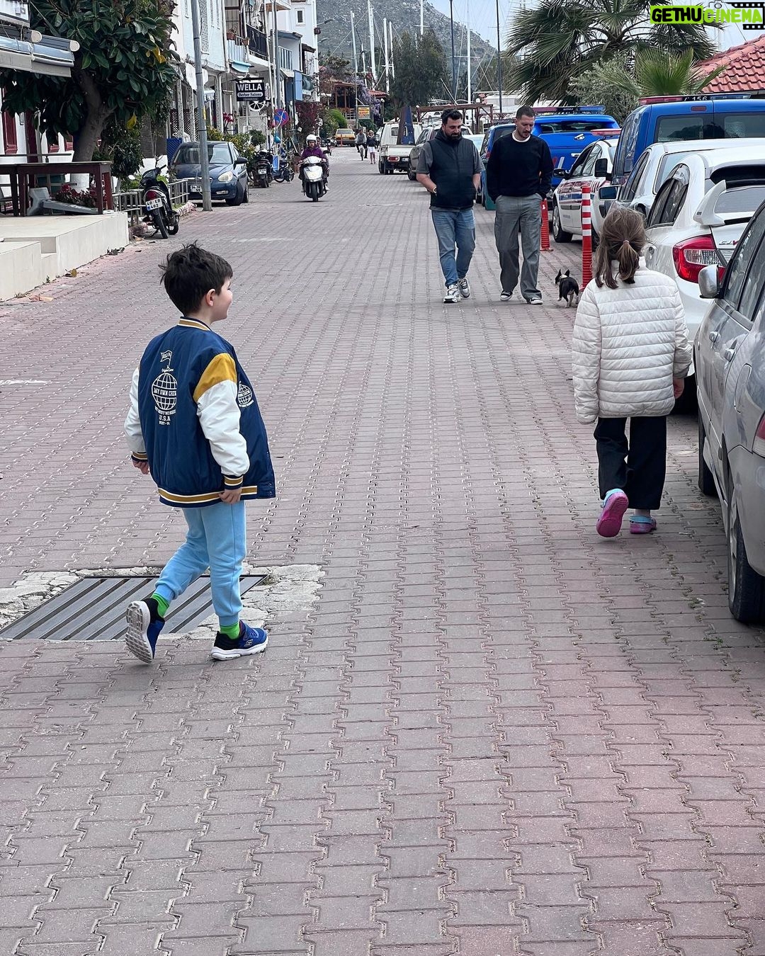 Uraz Kaygılaroğlu - 130.3K Likes - bye bye 2023 🖤