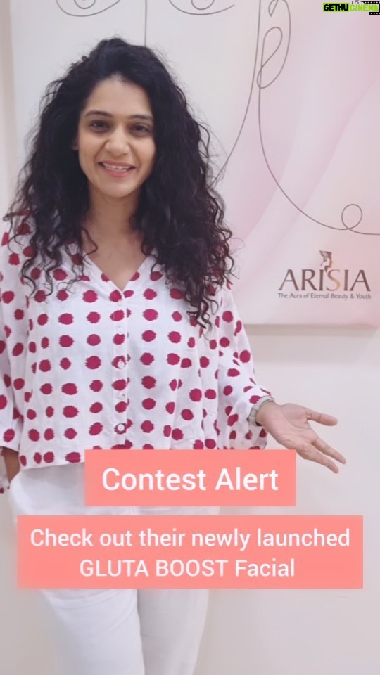 Urmilla Kothare Instagram - Contest Alert 💖 @arisiaindia and I have come together to giveaway their newly launched 'GLUTA BOOST Facial' 😍 This facial is a complete experience of luxury and pampering with a good dose of the super-antioxidant 'Glutathione' 💖 1 lucky couple stands the chance to win one session of this luxurious facial. Follow the steps given below to participate: ✨ Tag your partner in the comments below and tell us in a nutshell about your love story ✨Make sure you and your partner follow @arisiaindia and my account ✨Submit your entries before 14th February, 2024 midnight. Terms and conditions - The company will supply only for the treatment cost. - The final decision of the winner and the prize rests with the management at Arisia Mumbai All the very best guys! Looking forward to this 😍