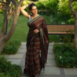 Urmilla Kothare Instagram – Grace personified!✨️
A testament of ease and elegance, check out @urmilakothare donning our Hathi Mor Khun saree with a zest of her own!
Saree: @cottonsdaily 🌸
Check out the collection at:
🌐 : www.cottonsdaily.com
📍 : Cottons Daily Studio, Ponda
#MarathiSoul #UrmilaKothare #HathiMorKhun #ClassicMaharashtrian #CottonsDaily