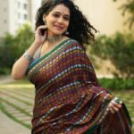 Urmilla Kothare Instagram – Gorgeous Hathi Mor Khun sarees by Cottons Daily – definitely becomes your modern muse! ✨🪷

Saree: @cottonsdaily 

#MarathiSoul #HathiMorKhun #ClassicMaharastrian #cottonsdaily