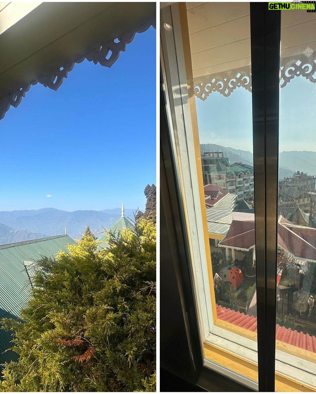 Ushasi Ray Instagram - Rubayee in Darjeeling ⛰️☕️🍩📚 My one day solo trip to my favourite hill city 🙌 #solotravel #solotraveler #solotrip #travelgram #wonderlust Darjilling