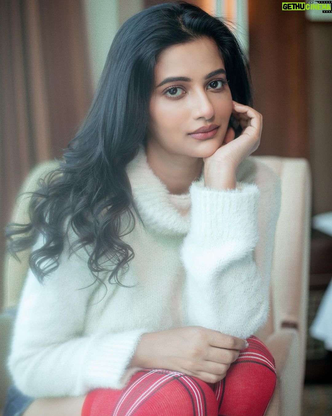 Ushasi Ray Instagram - The days are getting colder, have a warm heart ❄️❄️❤️♥️ WESTIN Kolkata Rajarhat